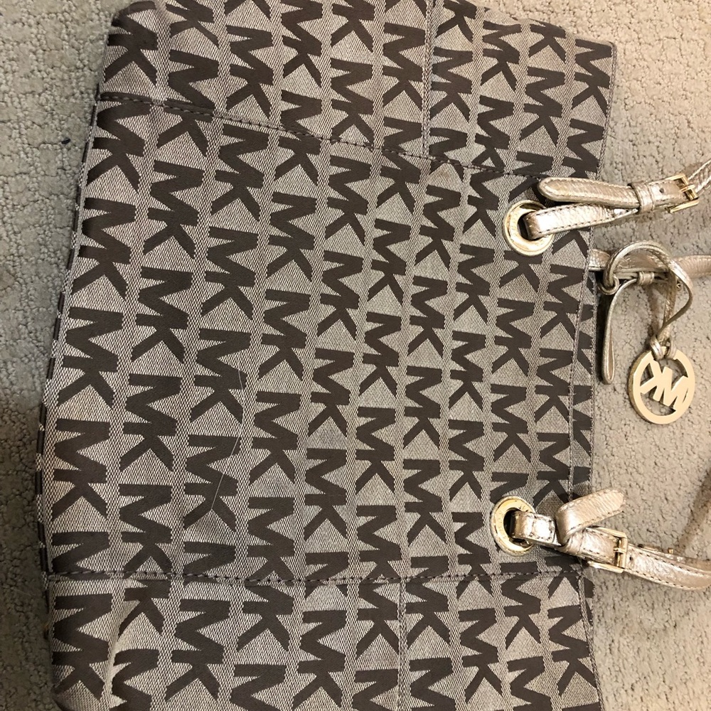 michael kors hand bag